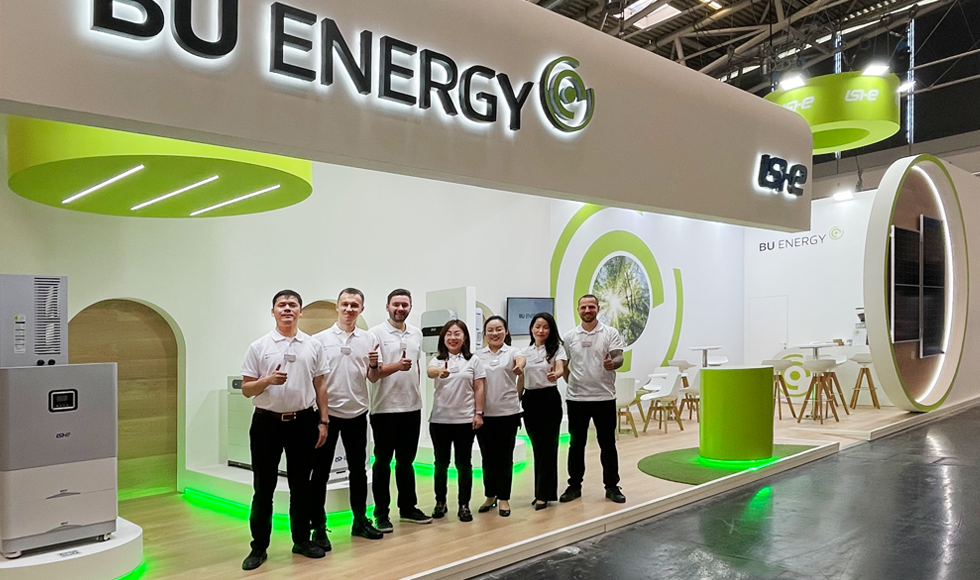 BU ENERGY Sales team on the stand at ees Europe 2023